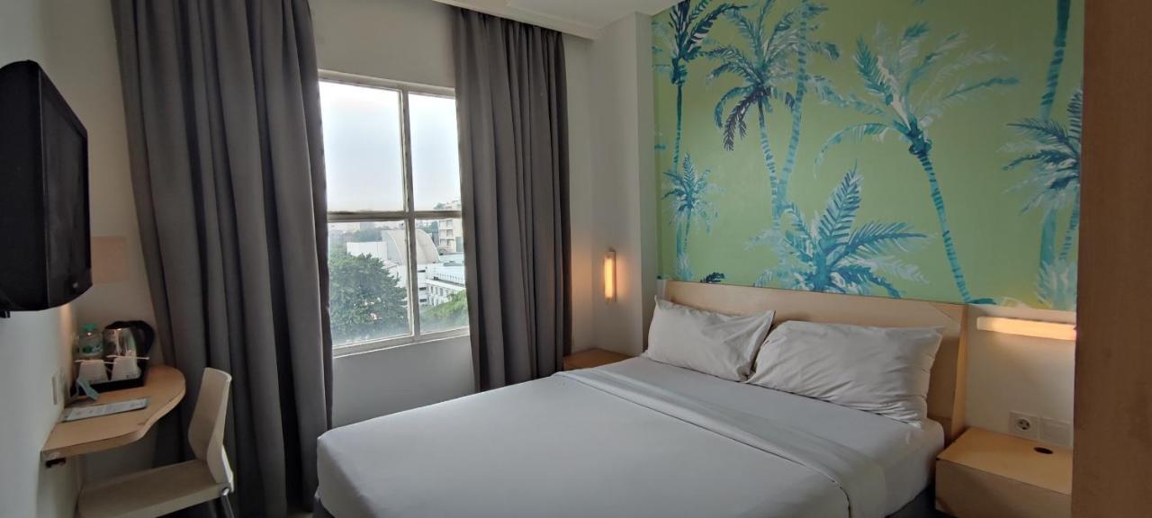 Liberta Hotel Kemang Джакарта Екстериор снимка