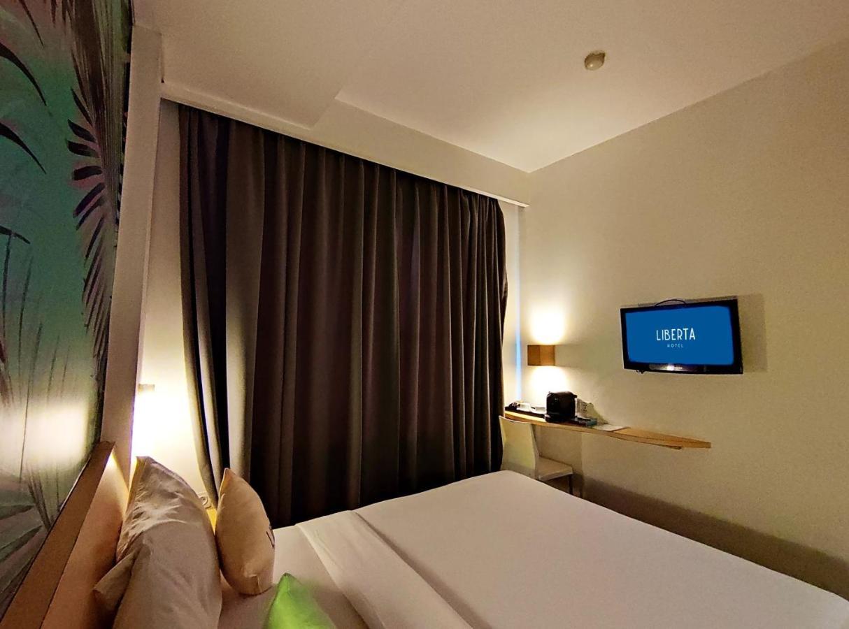 Liberta Hotel Kemang Джакарта Екстериор снимка