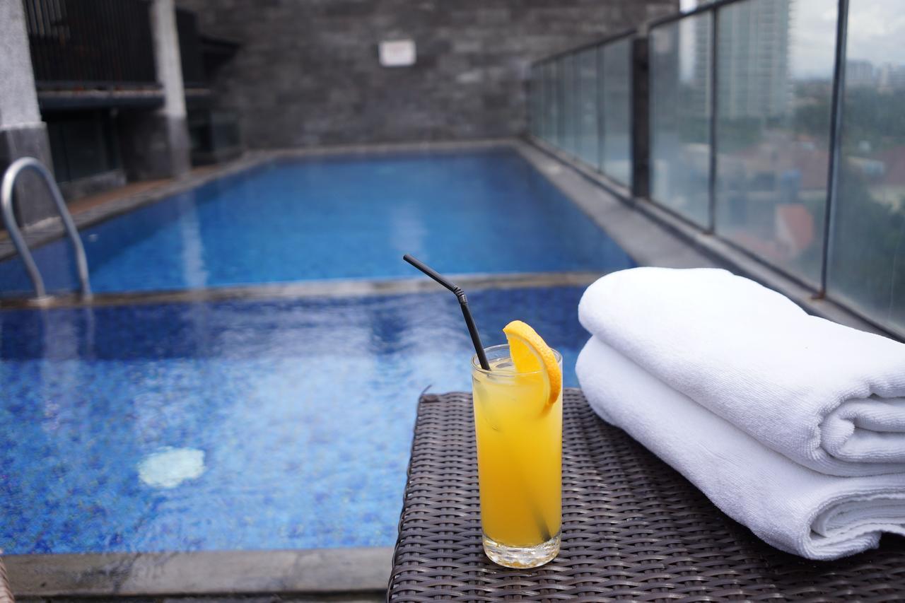 Liberta Hotel Kemang Джакарта Екстериор снимка